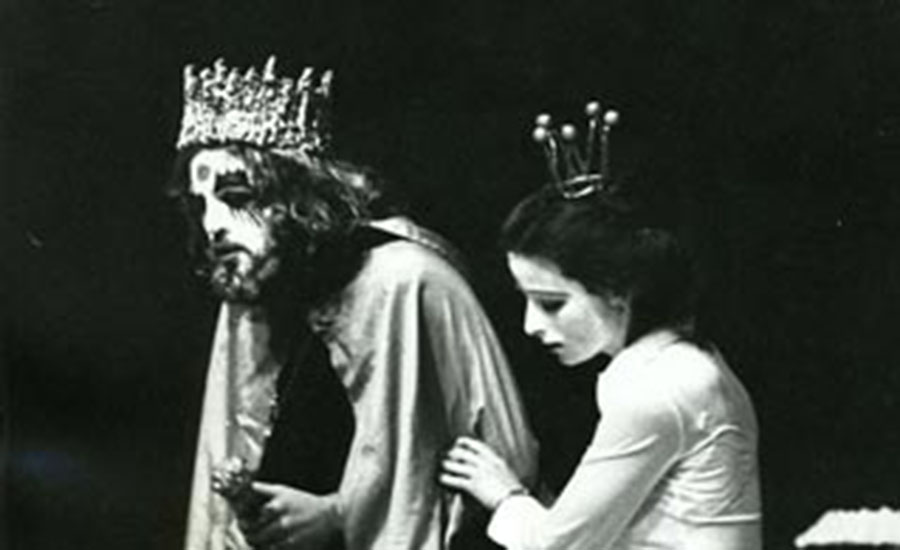 Le roi se meurt de Ionesco. Mise en scène J.Loisier